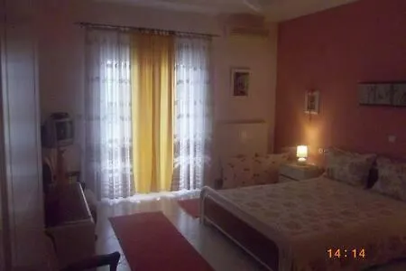 Private Upper Floor Of Central Gazde/Camere de închiriat Kalambaka